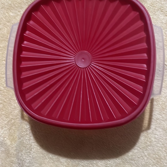 Tupperware - Picture 9 of 13